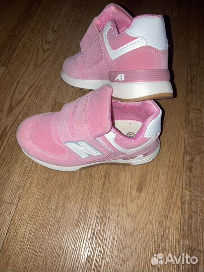 Кроссовки детские новые