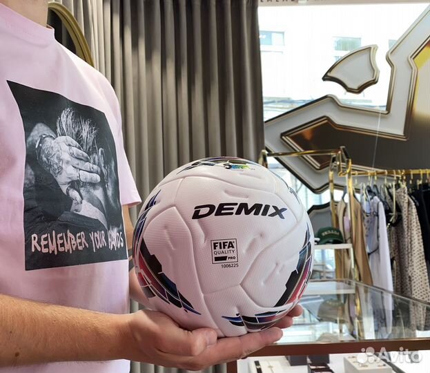 Футбольный мяч профессиональный