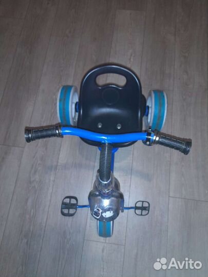 Трехколесный велосипед