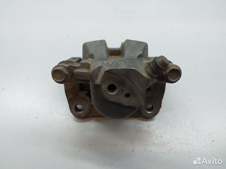 Суппорт тормозной задний левый Toyota Rav4 XA40