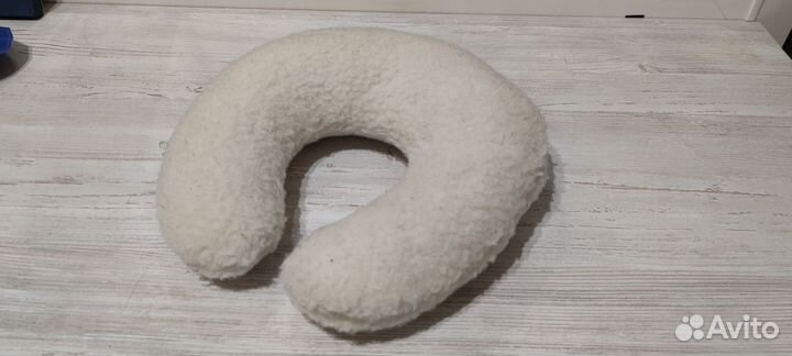 Подушка для шеи шерстяная