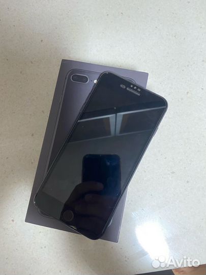iPhone 8 Plus, 64 ГБ