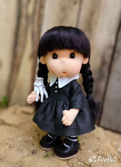 Кукла в стиле Уэнсдей Аддамс