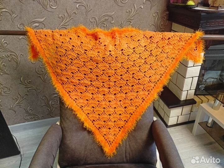 Платок вязаный, ручная работа