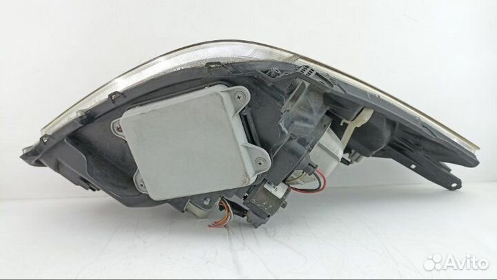 Фара левая Toyota Wish ZNE10