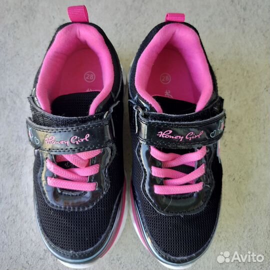 Кроссовки для девочки 28