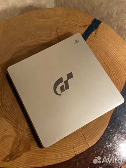 Sony ps4 slim 1tb Gran Turismo edition