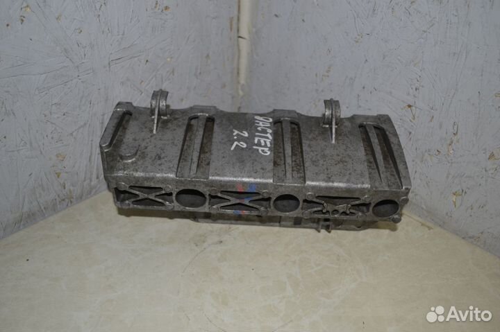 Кронштейн впускного коллектора Renault Duster