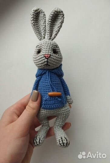 Вязаный зайка