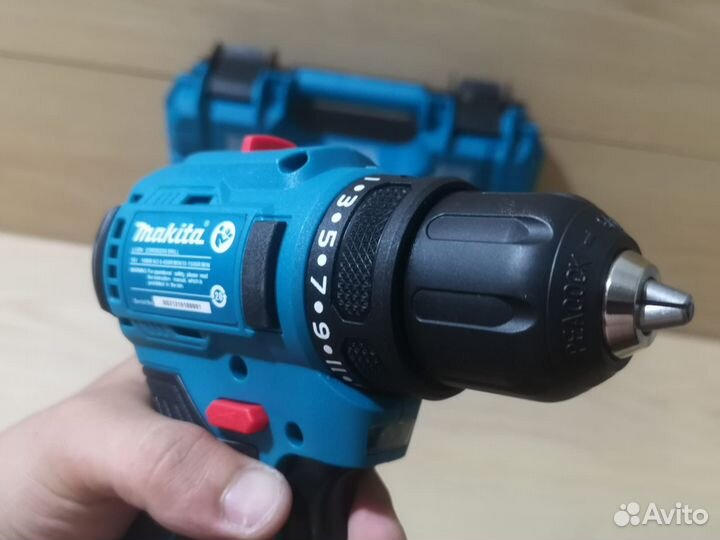 Бесщеточный шуруповерт makita 18В