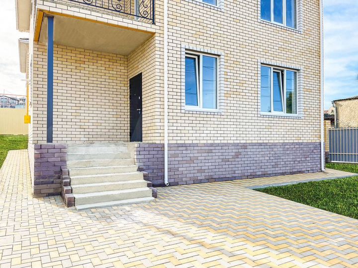 Дом 182 м² на участке 3,6 сот.