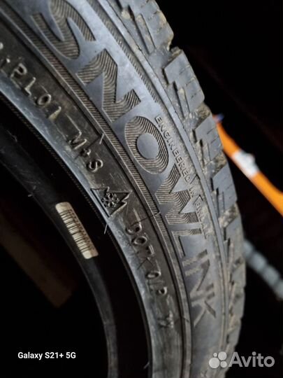 Triangle PL01 235/45 R18 98R