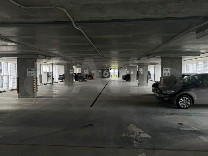 Машиноместо, 14 м²