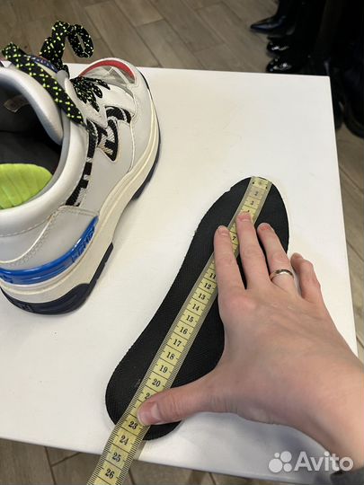 Кроссовки Fendi Италия 35,5