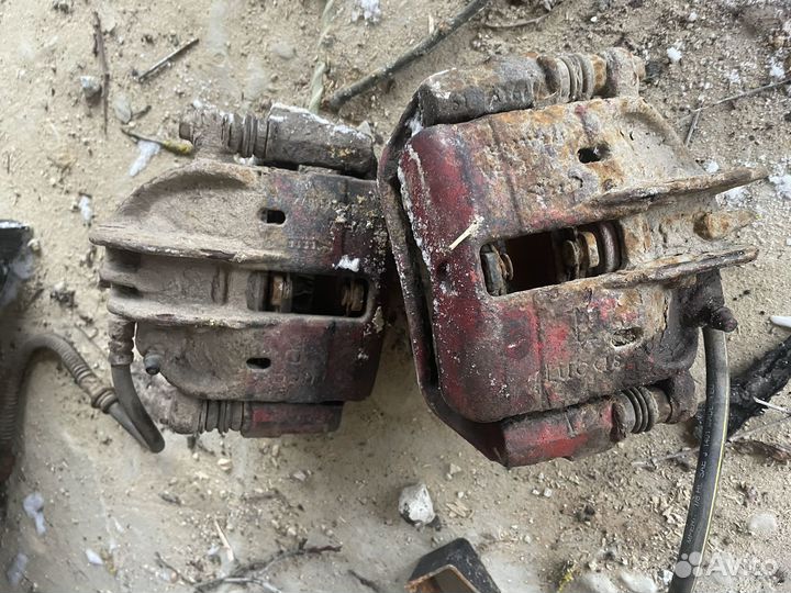 Вольво S40 суппорт передний