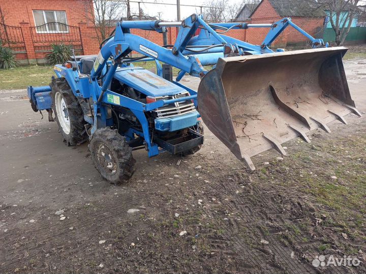 Вспашка земли мини трактором. Покос травы трактор