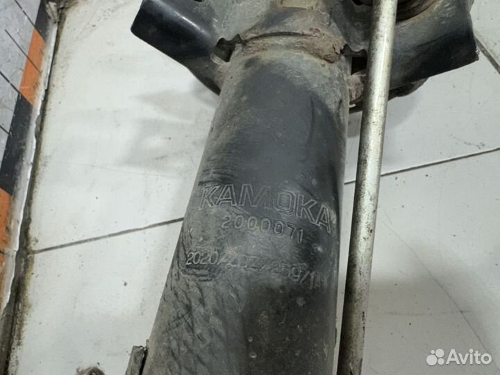 Стойка передняя в сборе Mercedes W204 C