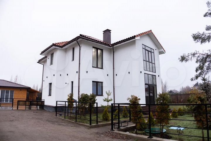 Дом 610 м² на участке 15 сот.