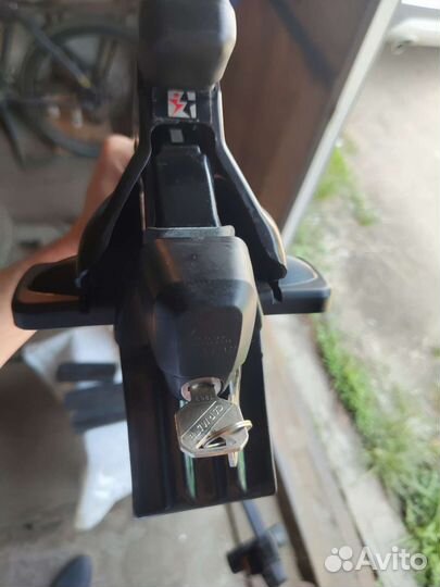 Поперечины на крышу без релингов. inno, Япония