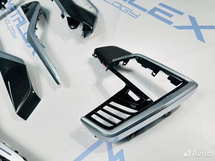 Карбоновые вставки в салон BMW X5 G05