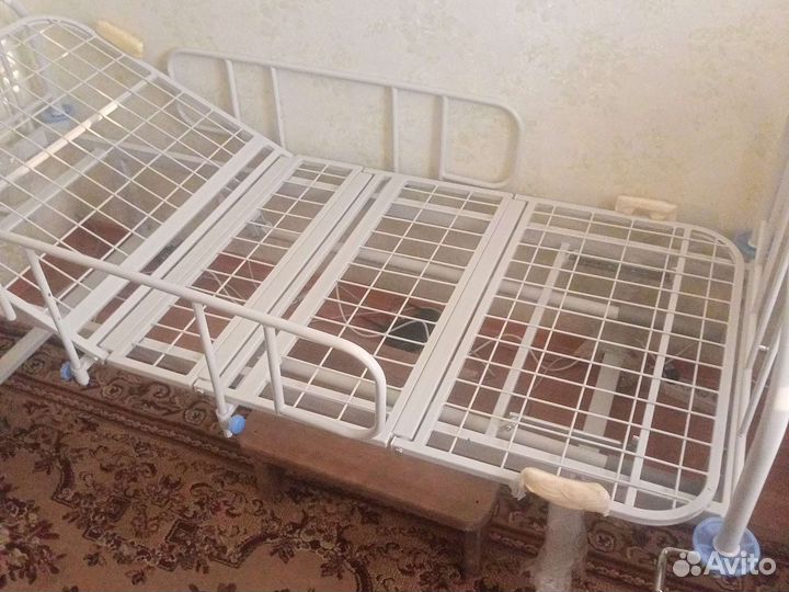 Медицинская кровать для лежачих больных