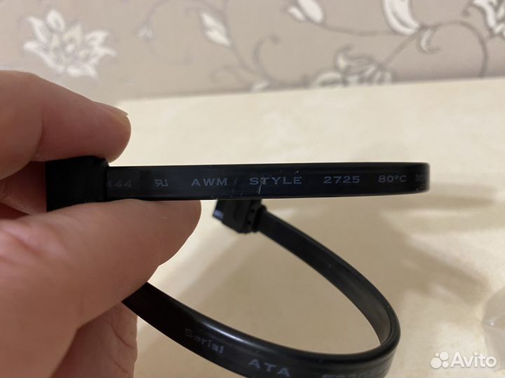 Кабель передачи данных SATA угловой