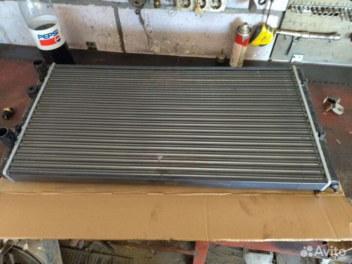 Радиатор охлаждения citroen/peugeot 1025673sx