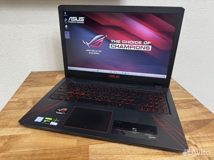 Монстр Asus 8ядер i5-8250 12Gb SSD256+1000 GTX1050