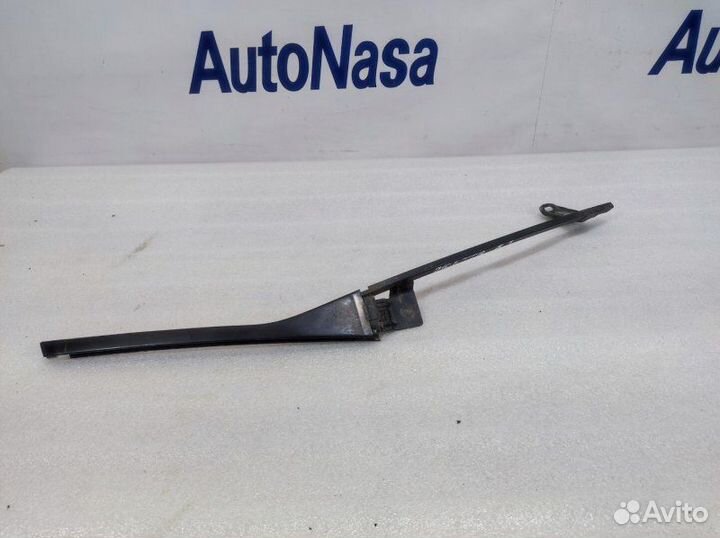 Направляющая стекла двери задняя правая Volkswagen