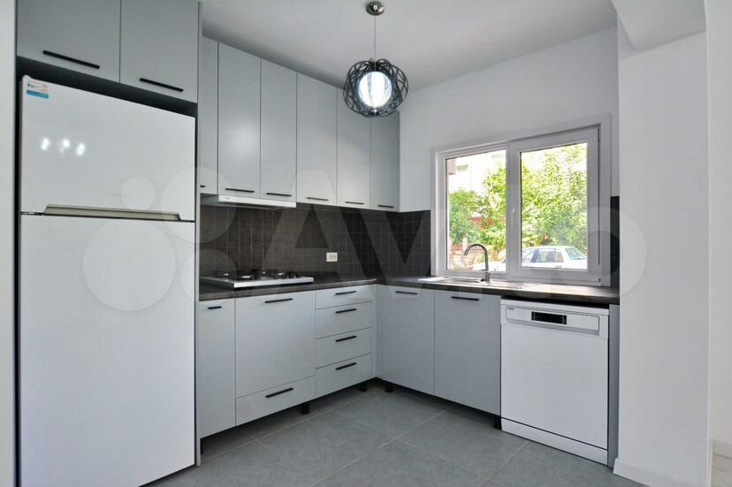 3-к. квартира, 75 м², 1/6 эт.