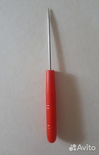 Шило с цветной пластиковой ручкой