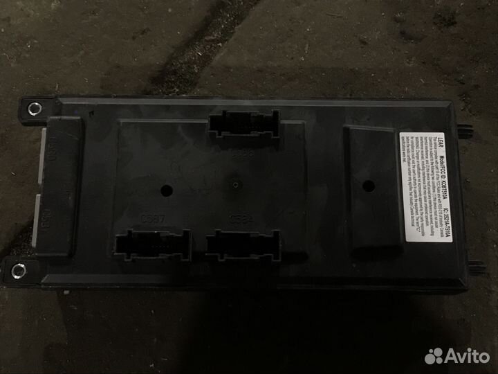 Блок предохранителей Рендж Ровер Вог L405 DK5214F0