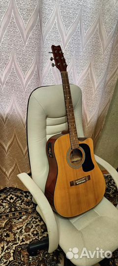 Электроакустическая гитара Washburn