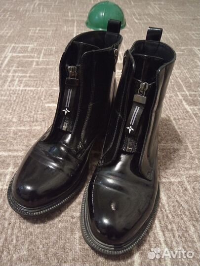 Ботинки лакированные