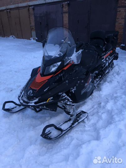 Продаю снегоход lynx commander 900ACE