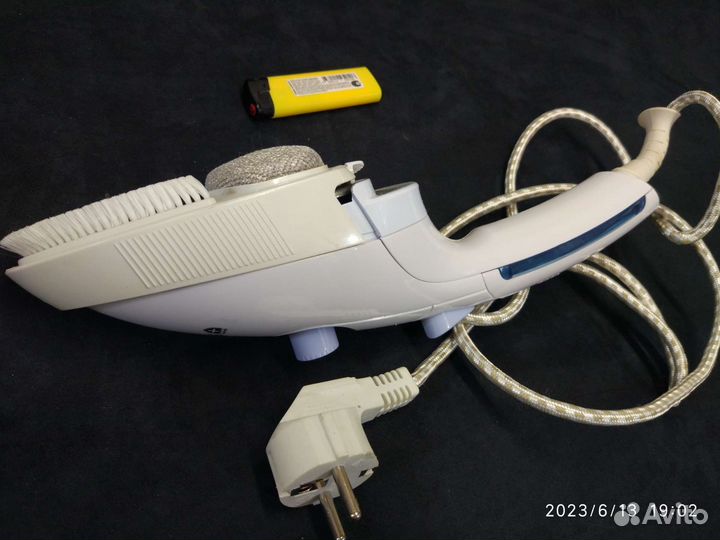 Паровой утюжок-отпариватель