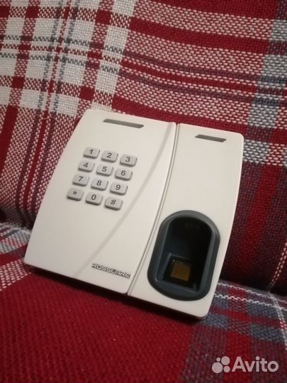 Считыватель Rosslare AYC-W6500 и контроллер AC-215