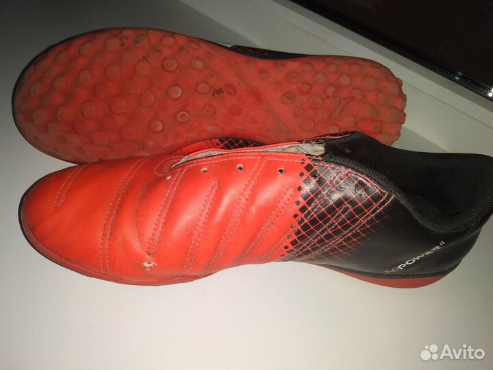 Футбольные кроссовки puma