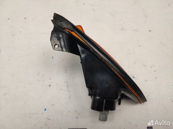 Поворотник передний правый Mitsubishi Galant EA2A