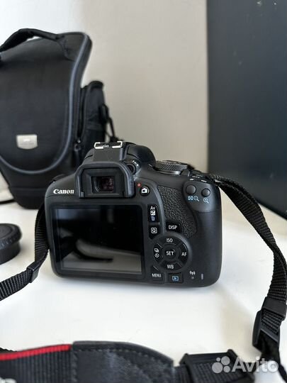 Зеркальный фотоаппарат canon eos 2000d