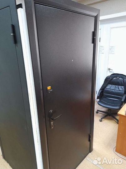 Дверь входная теплая металл