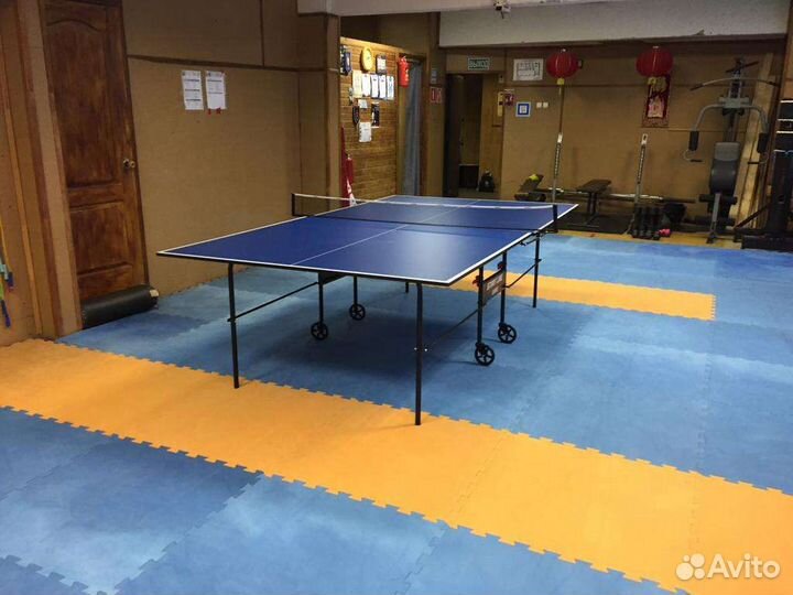 Игра в настольный теннис