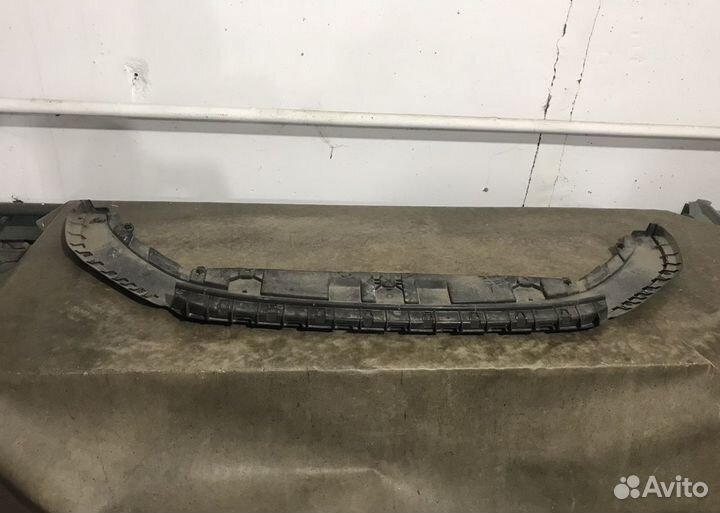 Пыльник бампера Volkswagen Polo 6