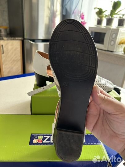 Босоножки женские кожаные 40 размер