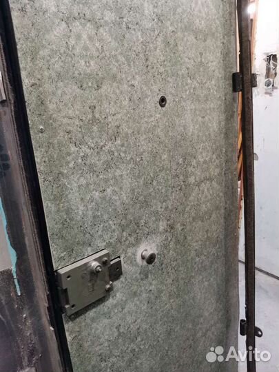 Дверь входная металлическая