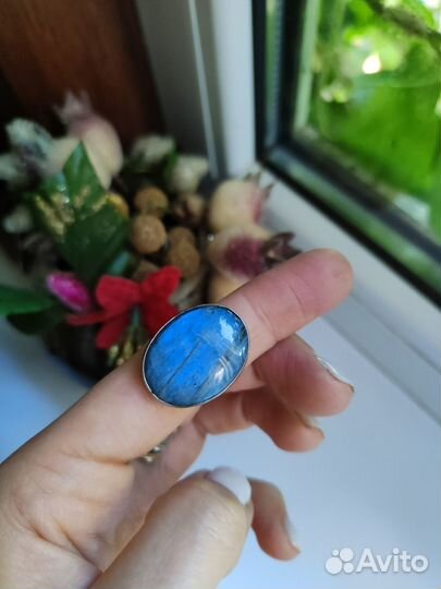 Кольца посеребрение с уваровитом, турмалином и тд