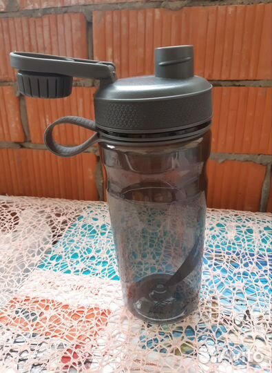 Фляга спортивная фирменная Demix 0,6 л