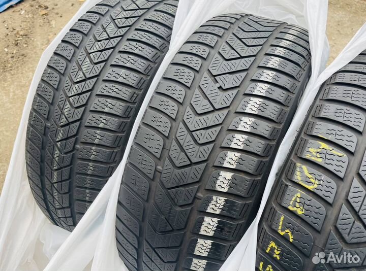 Pirelli Winter Sottozero 3 235/40 R18