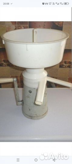 Сепаратор для молока ручной б. у