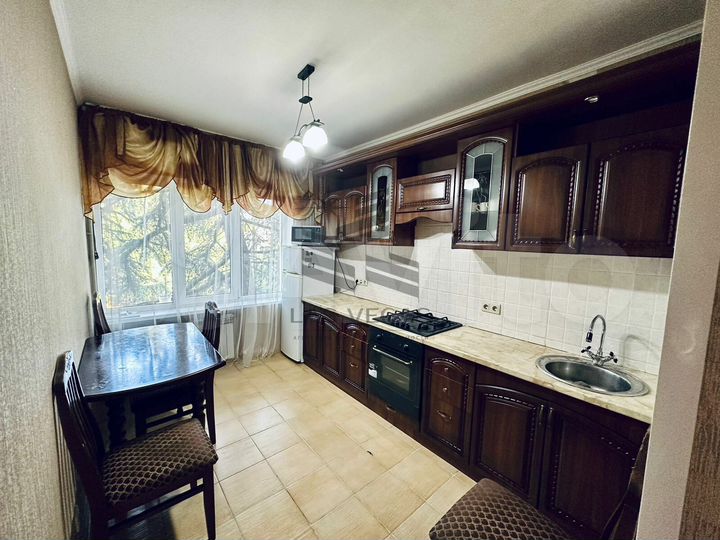 2-к. квартира, 70 м², 2/5 эт.